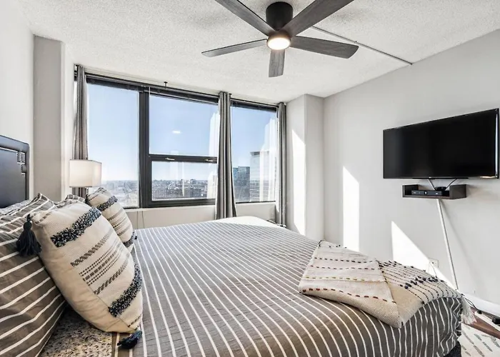 Mich Ave, Downtown, Grant Park 2bd-2ba #23 Appartement *