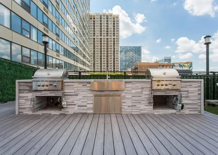 Mich Ave, Downtown, Grant Park 2bd-2ba #23 *